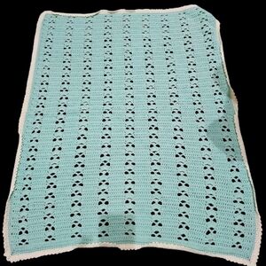 Blanket handmade crochet 41 x 35 Lap throw Afghan Aqua White Scalloped 😍 Baby